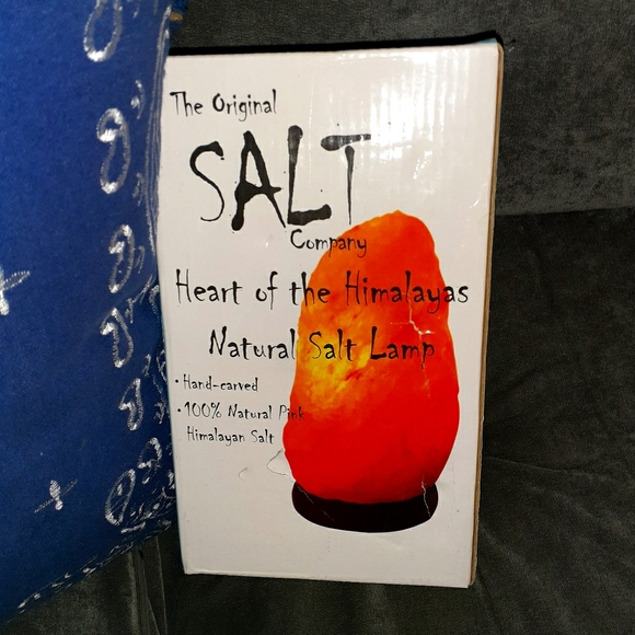 Himalayan Salt Lamp - Picture 1 of 2
